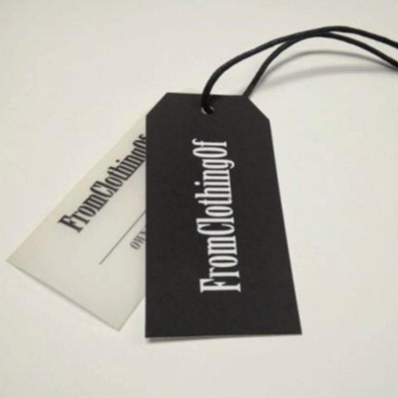 Clothing tags should be carefully considered attention to the problem